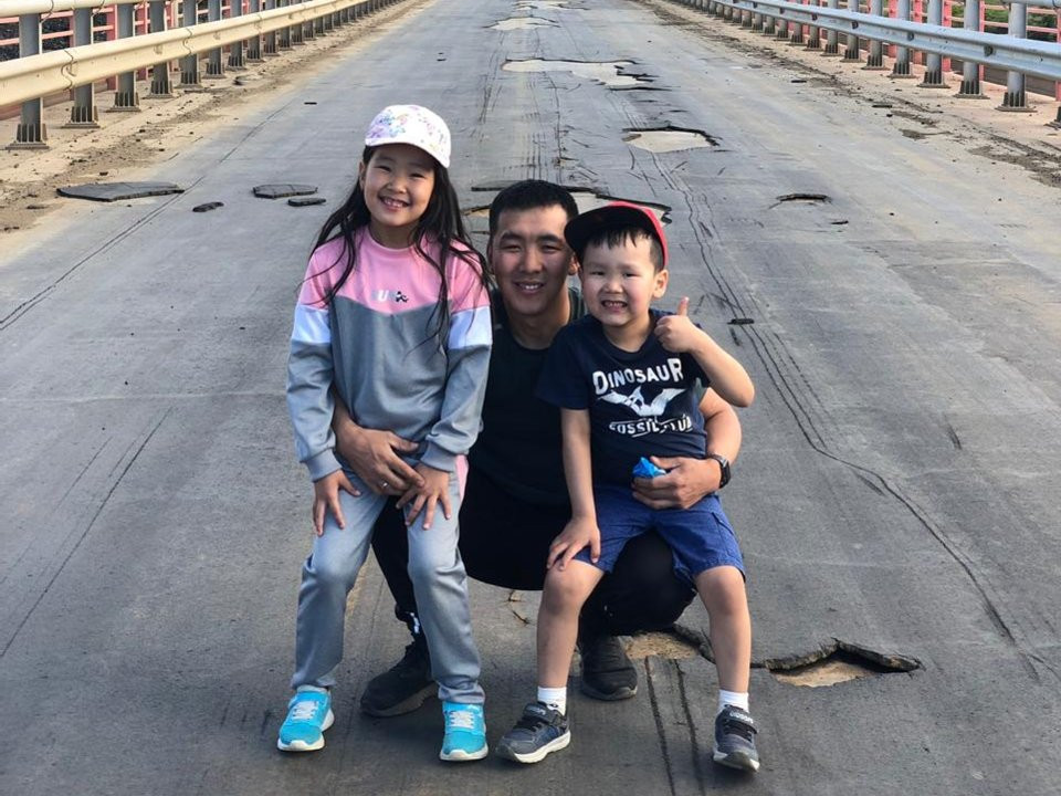 Trong thời gian rảnh rỗi, Innokentiy dành thời gian bên gia đình.