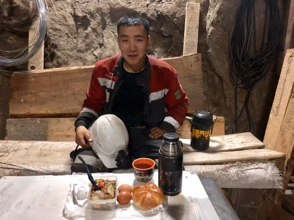 Kinh ngac cuoc song thuong nhat cua tho mo kim cuong o Nga-Hinh-12