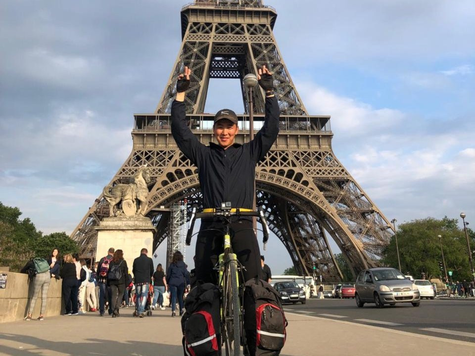 Innokentiy được 76 ngày nghỉ phép mỗi năm. Anh có sở thích đạp xe đi khắp nước Nga và Châu Âu. Mời độc giả xem thêm video về một vụ sập hầm mỏ ở Nam Phi (Nguồn: VTC14)