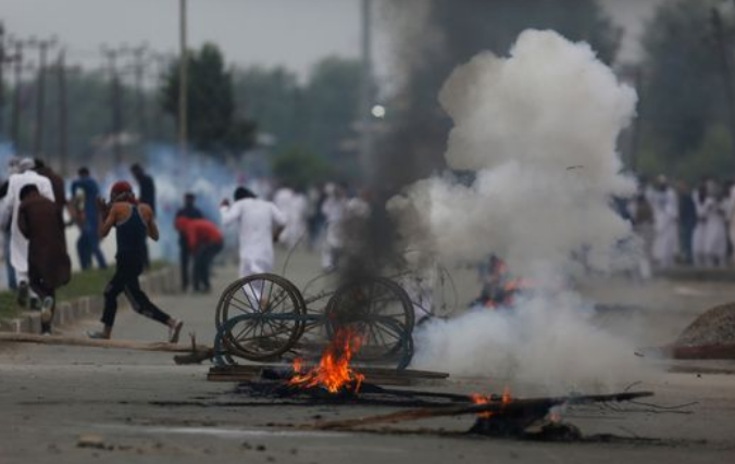 Cuộc chiến tranh thứ hai giữa hai nước tại Kashmir diễn ra vào năm 1965 và kéo dài chưa đầy hai tháng. Cụ thể, ngày 5/8/1965, Pakistan đưa quân tràn qua Đường kiểm soát LoC, tiến vào nhiều vùng tại Kashmir. Ảnh: BM. 