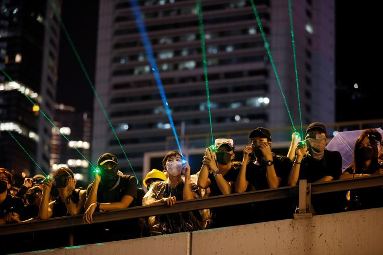 Bieu tinh o Hong Kong: Tong thong Trump canh bao Trung Quoc-Hinh-10