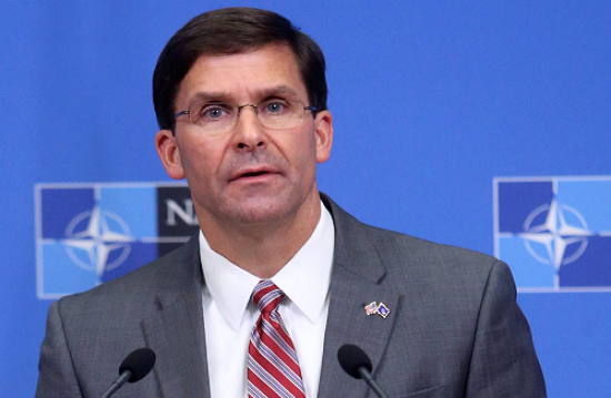 "Hành động của Trung Quốc ở Biển Đông là bất ổn, gây hấn và Mỹ sẽ không đứng yên khi một nước khác cố gắng định hình lại khu vực theo chiều hướng có lợi cho họ trên cái giá của những người khác", Sputnik dẫn lời ông Mark Esper hôm 4/8. Ảnh: PBS.