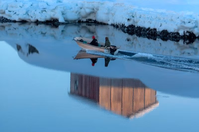 Bà Hammond nói rằng đề nghị thẳng thừng của ông Trump cho thấy sự thiếu nhạy cảm với lịch sử này và thái độ của ông đối với Greenland là "rất kiêu ngạo". Tuy nhiên, theo Politico, dẫu cho Đan Mạch có đồng ý lời đề nghị của Tổng thống Mỹ Donald Trump, việc mua Greenland cũng không dễ dàng như vậy. Ảnh: NPR.