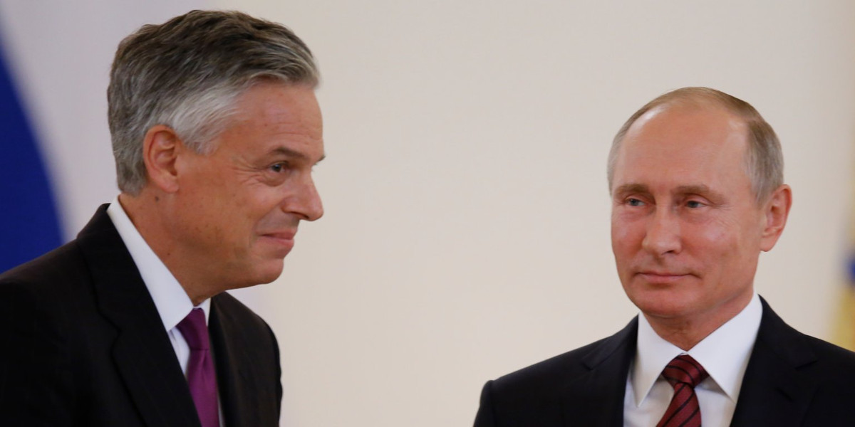 Ngày 3/10/2017, ông Huntsman được bổ nhiệm làm Đại sứ Mỹ tại Nga. Tổng thống Trump đã chọn ông Huntsman giữ vị trí này để xử lý các mối quan hệ với Nga. Ảnh: AP.