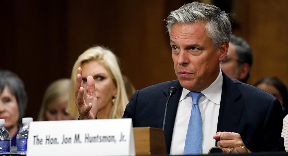 Trong khoảng thời gian từ tháng 9/1992 đến tháng 6/1993, ông Huntsman là Đại sứ Mỹ tại Singapore. Ảnh: Reuters.