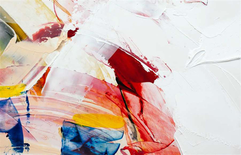 Năm 2006, Lawrence Joseph và Thomas Schultz đã mua 1 căn nhà nhỏ ở Long Island nhằm sửa chữa lại và bán lấy lời. Tuy nhiên, khoản đầu tư này của họ giá trị hơn nhiều so với căn nhà khi hóa ra đây là nơi có hơn 7.000 tác phẩm của nghệ sĩ Arthur Pinajian. Giá trị của "kho báu" này ước tính lên tới 30 triệu USD.