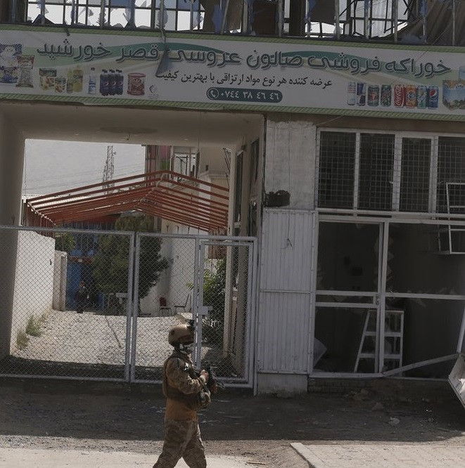 10 ngày trước, một vụ đánh bom kinh hoàng nhằm vào đồn cảnh sát địa phương ở thủ đô Kabul hôm 7/8 đã khiến ít nhất 18 người thiệt mạng và hơn 100 người bị thương. Ảnh: AP.