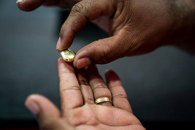 Amazon là khu rừng nhiệt đới lớn nhất thế giới. Rừng rậm và sông lớn ngăn cách các cộng đồng dân cư thưa thớt của nó với phần còn lại của đất nước. Những dự án cơ sở hạ tầng lớn mà tổng thống Brazil nhắc đến sẽ hợp nhất vùng đất này vào đất nước. "Hãy tận dụng thiên nhiên trù phú mà Chúa ban cho chúng ta vì sự thịnh vượng của dân chúng", ông Bolsonaro nói. *) Title do Kiến Thức biên tập lại Mời độc giả xem thêm video: Các bộ tộc Amazon học kỹ năng chống cháy rừng (Nguồn: VTC14)