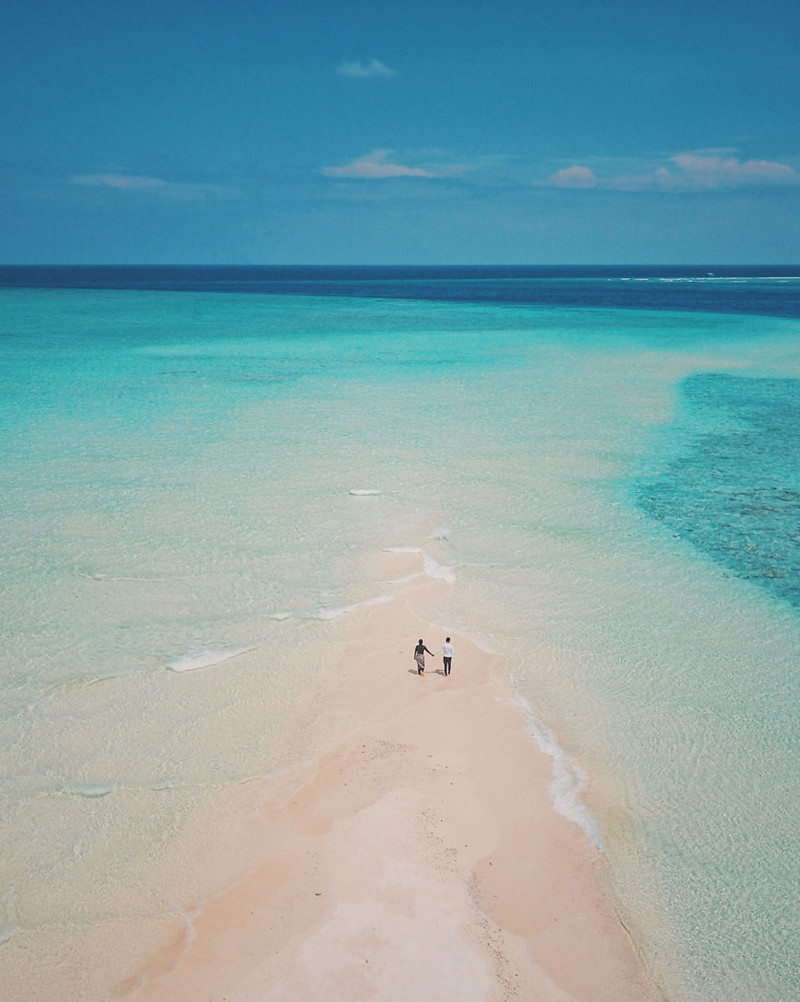 Cùng nắm tay nhau đi đến nơi tận cùng thế giới.