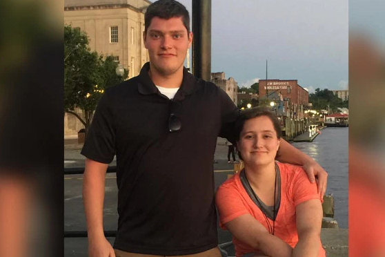 Được biết, em gái của nghi phạm xả súng quán bar cùng bạn trai cô nằm trong số 9 nạn nhân thiệt mạng. Ảnh: Facebook.