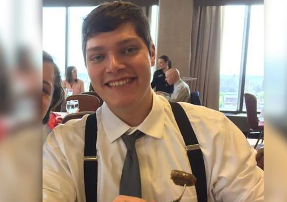 Cảnh sát Mỹ sau đó xác định nghi phạm thực hiện vụ xả súng tại quán bar Ned Peppers ở thành phố Dayton, quận Oregon bang Ohio là Connor Betts, 24 tuổi, ở Bellbrook. Ảnh: Facebook.