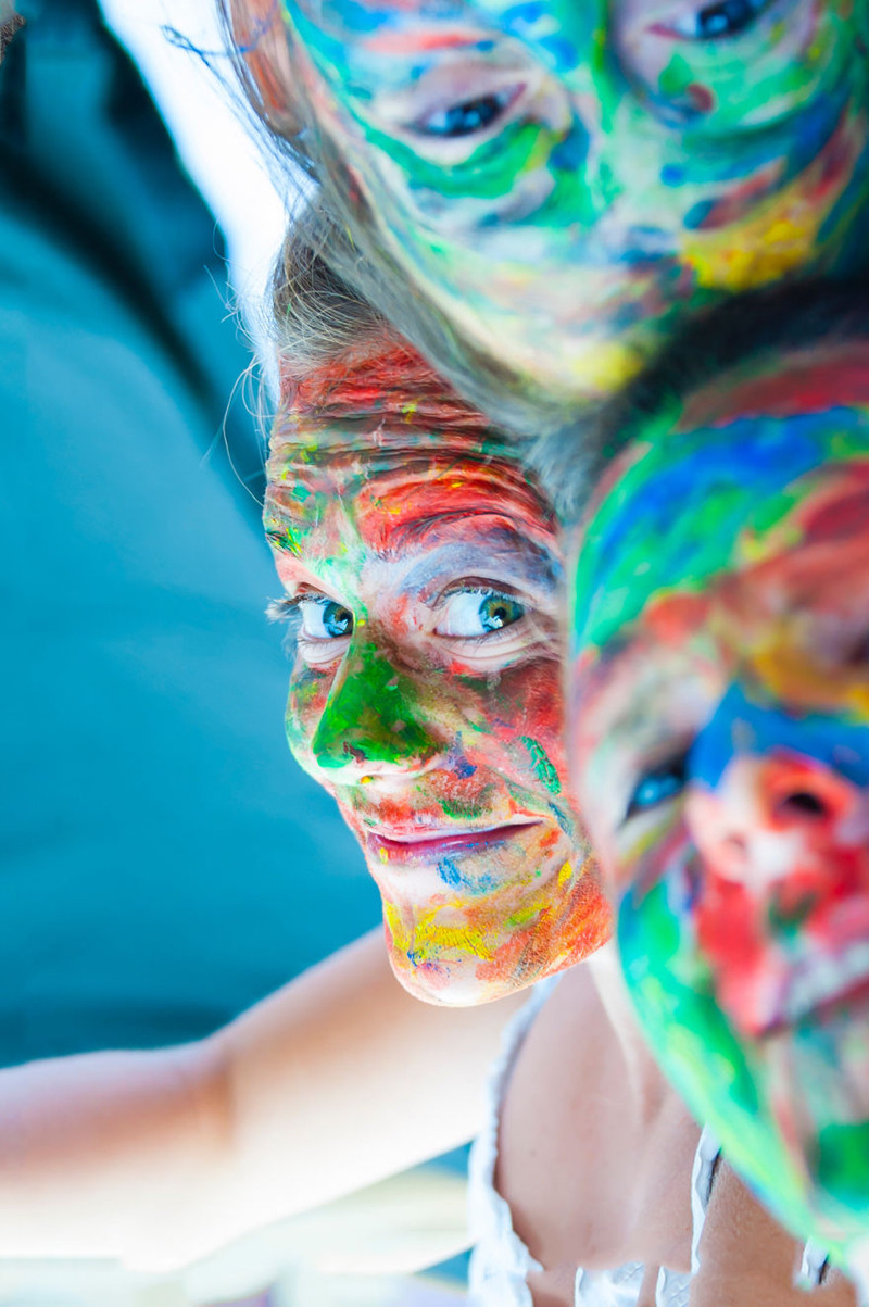 Khi niềm vui biến thành từng đường nét trên khuôn mặt cô gái Tây Ban Nha.