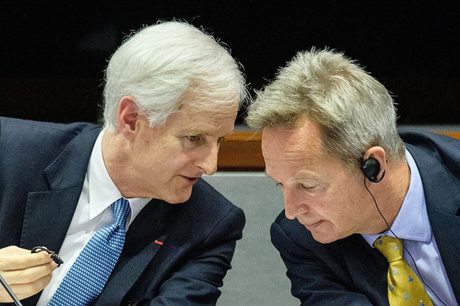 Bieu tinh o Hong Kong: CEO Cathay Pacific bat ngo tu chuc-Hinh-3