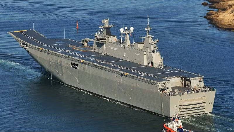 Theo đó để đảm bảo quá trình đóng mới TCG Anadolu không bị gián đoạn, Ankara đã cho thành lập một liên doanh đóng tàu giữa Navantia và Sedef - một công ty hàng hải của Thổ Nhĩ Kỳ. Bản thân TCG Anadolu cũng được đóng theo lớp tàu sân bay hạng nhẹ Juan Carlos I của Tây Ban Nha. Nguồn ảnh: Gazetesi.