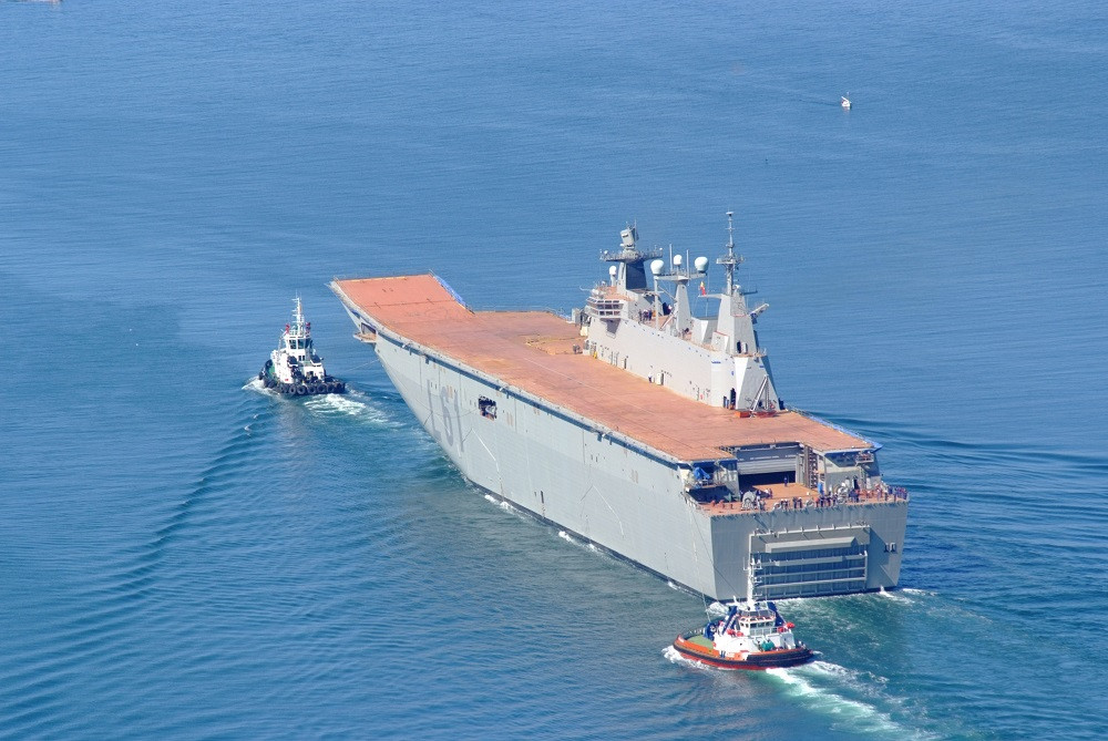 Đặc biệt, TCG Anadolu có khả năng mang theo tối đa 6 máy bay chiến đấu phản lực thế hệ năm loại F-35B. Khi này, tàu sân bay TCG Anadolu có khả năng hoạt động như một tàu sân bay hạng nhẹ khi nó có thể triển khai và thu hồi được máy bay chiến đấu. Nguồn ảnh: Gazetesi.