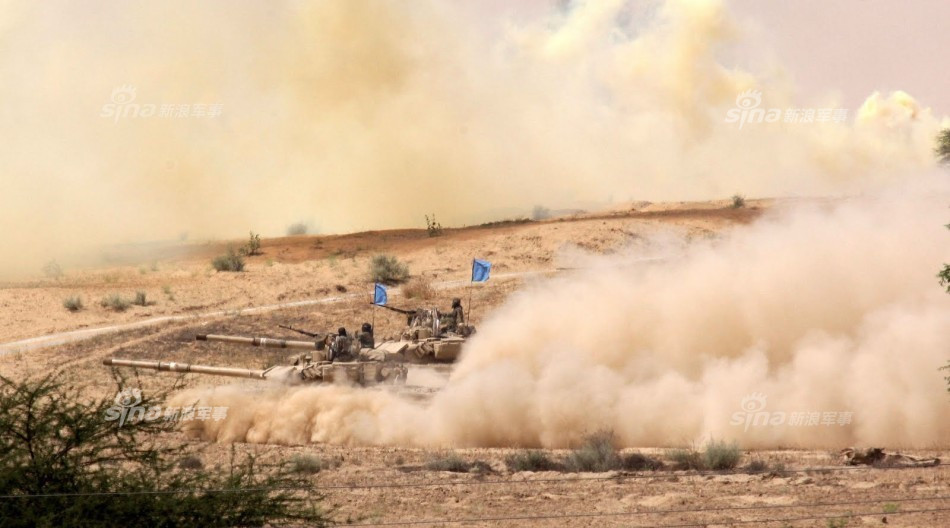 Kèm theo bản hợp đồng trị giá gần 2 tỷ USD để mua 464 xe tăng T-90MS, Ấn Độ cũng có thêm một yêu cầu cho Nga đó là tăng tỷ lệ nội địa hoá của xe tăng chủ lực T-90MS lên gấp đôi. Nguồn ảnh: QQ.