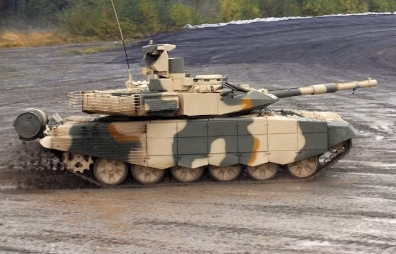 Với việc trang bị thêm gần 500 chiếc T-90MS trong tương lai, số lượng trung đoàn xe tăng T-90MS của Ấn Độ sẽ tăng lên gần gấp rưỡi, đưa quốc gia này trở thành một trong những cường quốc T-90 với số lượng nhiều nhất thế giới, áp đảo hoàn toàn các quốc gia sở hữu T-90 khác bao gồm cả Nga - quốc gia sản sinh ra loại xe tăng nay. Nguồn ảnh: QQ.