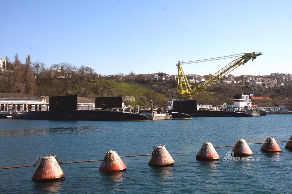 Trong Chiến tranh Thế giới thứ hai, Hải quân Liên Xô đã đóng mới được tổng cộng hơn 500 tàu chiến các loại và trong số này có khoảng gần 100 tàu chiến thuộc Hạm đội Biển Đen. Nguồn ảnh: Sina.