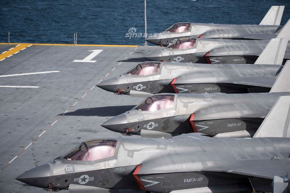 Cận cảnh dàn chiến đấu cơ F-35B khoe "cơ bắp" trên tàu đổ bộ tấn công USS Wasp. Nguồn ảnh: Sina.