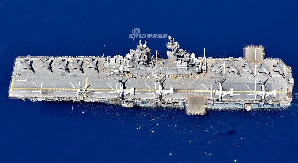 Đây là lần đầu tiên các chiến đấu cơ thế hệ năm loại F-35B xuất hiện ở Philippines. Theo kế hoạch, các chiến đấu cơ này sẽ làm nhiệm vụ yểm trợ cho lực lượng Thuỷ quân Lục chiến Mỹ tham gia diễn tập. Nguồn ảnh: Sina.