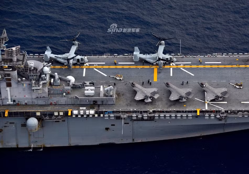 Tàu đổ bộ tấn công USS Wasp của lục lượng Hải quân Mỹ thuộc biên chế của Hạm đội 7. Tàu được hạ thuỷ từ năm 1987 và bắt đầu được nhập biên từ năm 1989. Hiện tại, USS Wasp đang có cảng chính tại Sasebo, Nhật Bản. Nguồn ảnh: Sina.