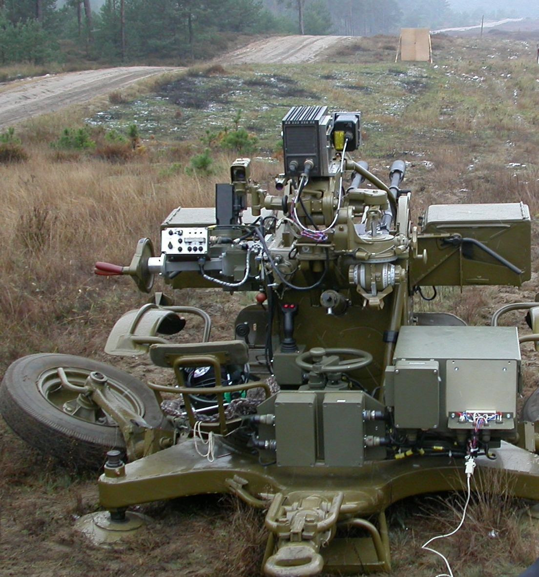 Nhiều quốc gia hiện đang sử dụng ZU-23-2 đã tăng cường thêm độ hiện đại của khẩu pháo này bằng cách "độ" thêm cho nó khả năng tự vận hành với các hệ thống điều khiển từ xa, kết hợp nhiều dàn pháo với nhau, tạo ra trận địa pháo hiện đại và chính xác mà không yêu cầu các kíp vận hành phải có mặt điều khiển trực tiếp. Nguồn ảnh: BI.