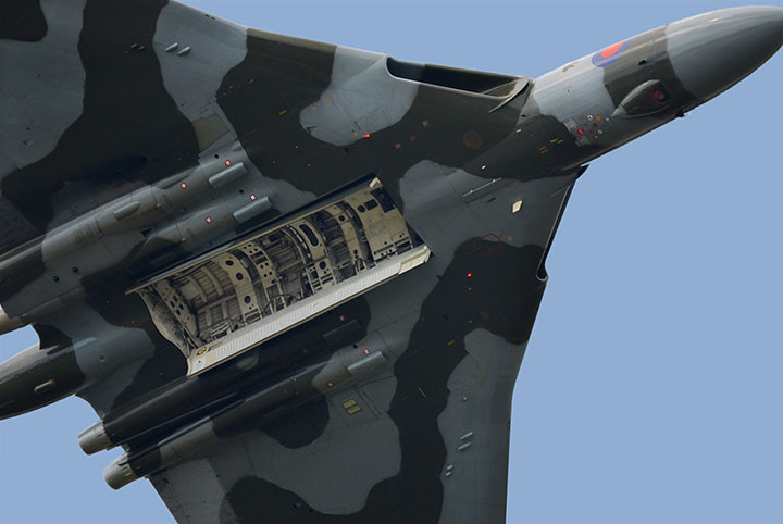 Tới năm 1984, Không quân Hoàng gia Anh cho toàn bộ máy bay ném bom Avro Vulcan nghỉ hưu và sau đó không có bất cứ loại máy bay nào được đưa vào biên chế để thay thế cho loại máy bay này. Nguồn ảnh: DGG.