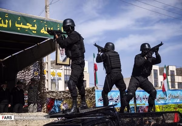 Đặc nhiệm chống khủng bố của Iran sử dụng các loại tiểu liên MP5, khôn rõ bằng cách nào Iran dù đang chịu cấm vận vẫn có thể mua được loại tiểu liên này từ nước ngoài. Nguồn ảnh: Farsnews.