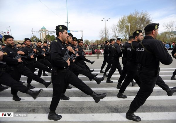 Việc Mỹ liệt lực lượng Vệ binh Cách mạng Hồi giáo của Iran vào danh sách khủng bố đã khiến quốc gia này dậy sóng. Iran cho rằng đây là hành động xúc phạm tất cả các lực lượng vũ trang của nước này. Nguồn ảnh: Farsnews.