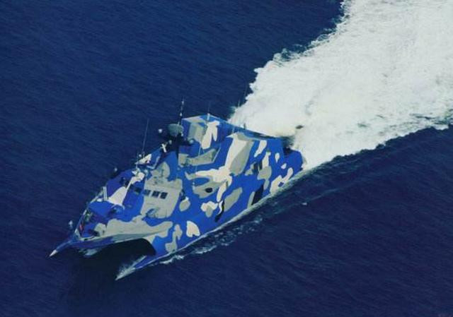 Được hạ thuỷ lần đầu tiên vào tháng 4/2004 tại Nhà máy Đóng tàu Hỗ Đông Trung Hoa, Thượng Hải, các tàu tên lửa Type 22 được quảng cáo là có khả năng tàng hình và thiết kế đa thân rất độc đáo. Nguồn ảnh: QQ.