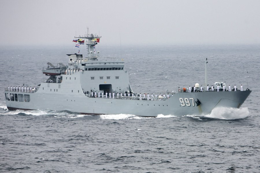 Tàu đổ bộ Type 072A cũng là một trong những loại tàu đổ bộ cỡ nhỏ khiến Mỹ thèm thuồng nhất. Thực tế Mỹ đang có trong tay các lớp tàu đổ bộ tấn công kích thước lớn như Wasp, Amerrica hay San Antonio. Tuy nhiên kích thước to không phải lúc nào cũng thích hợp. Nguồn ảnh: NI.