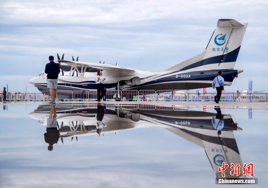 Theo tờ National Interest, một trong năm món vũ khí Trung Quốc khiến Mỹ thèm muốn nhất chính là thuỷ phi cơ AG600 mới được Bắc Kinh thử nghiệm thành công gần đây, AG600 cũng là thủy phi cơ lớn nhất từng được con người chế tạo. Trên thực tế thì Quân đội Mỹ đã không còn dùng thuỷ phi cơ từ sau Chiến tranh Thế giới thứ hai. Nguồn ảnh: NI.