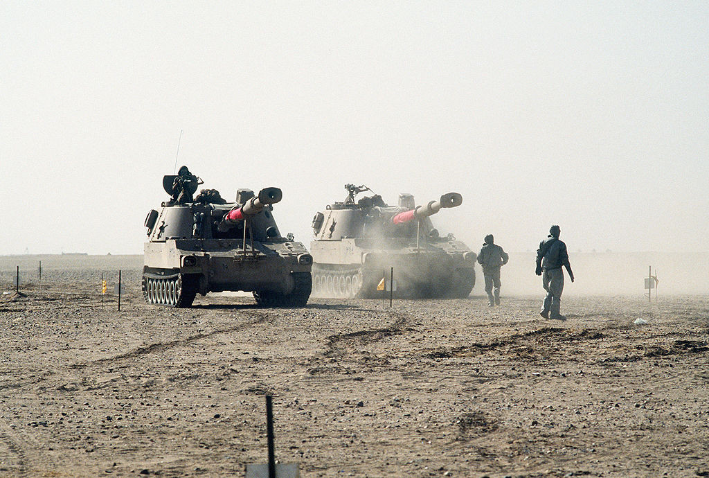 Ai Cập được cho là đang sở hữu khoảng 400 khẩu pháo tự hành M109 phiên bản M109A2 - một lực lượng có thể coi là khá khủng khiếp so với các quốc gia lân cận trong khu vực. Nguồn ảnh: Sina.