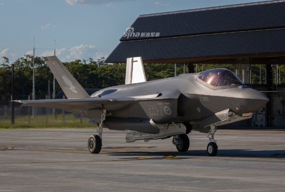 Không quân Australia cũng là lực lượng đặt mua nhiều máy bay F-35A thứ ba trong ngay đợt đầu giao hàng của Lockheed Martin (sau Mỹ và Nhật). Các lực lượng không quân khác chỉ đặt từ dưới 10 chiếc cho tới tối đa 60 chiếc. Nguồn ảnh: Sina.