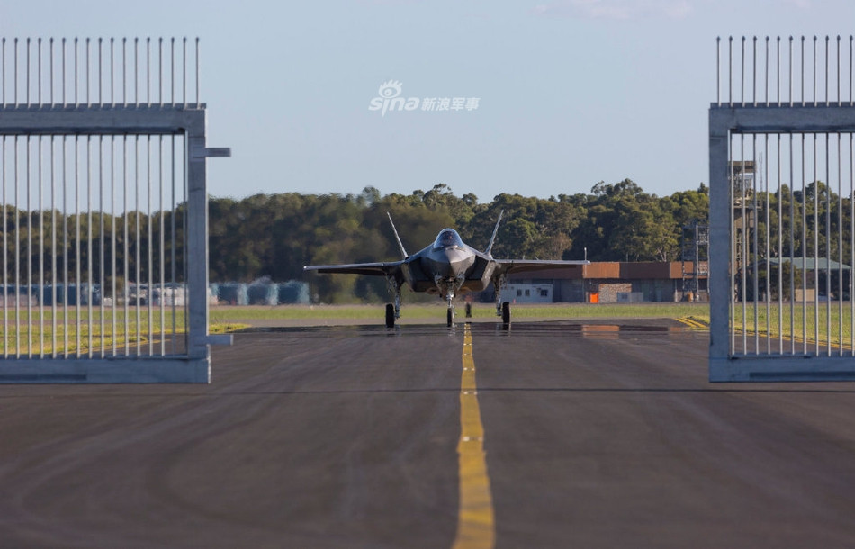 Khong quan Australia tiep tuc nhan tiem kich F-35A tu My