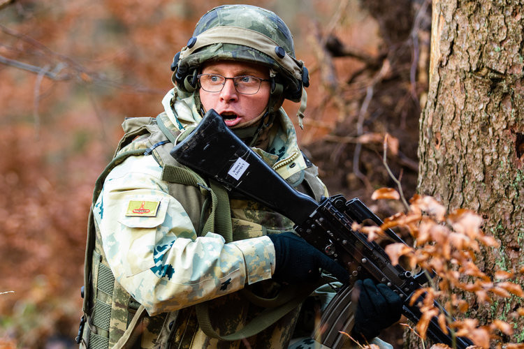 Ngày 1/4/2009, Albania gia nhập NATO dù quốc gia này cũng không hề tiếp giáp với biển bắc Đại Tây Dương. Nguồn ảnh: BI.