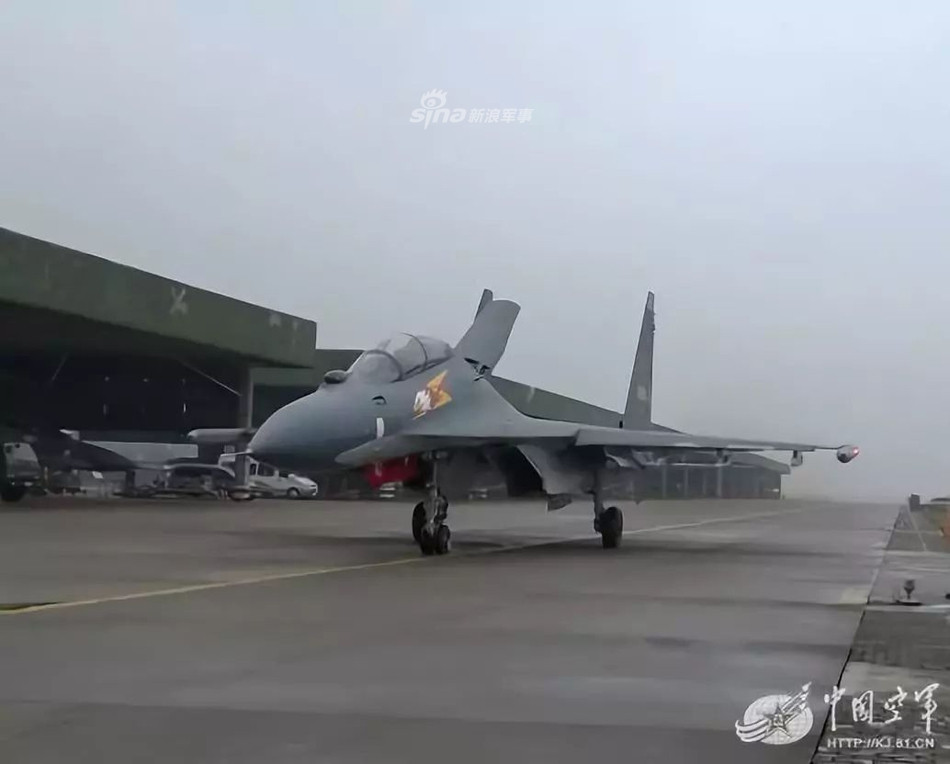 Về cơ bản thì hai phiên bản động cơ này đều... tồi tệ như nhau với số giờ vận hành không quá 500 tiếng trước khi có vấn đề và thậm chí vấn đề còn tiếp tục phát sinh cả sau khi các chiến đấu cơ này được thay thế động cơ.