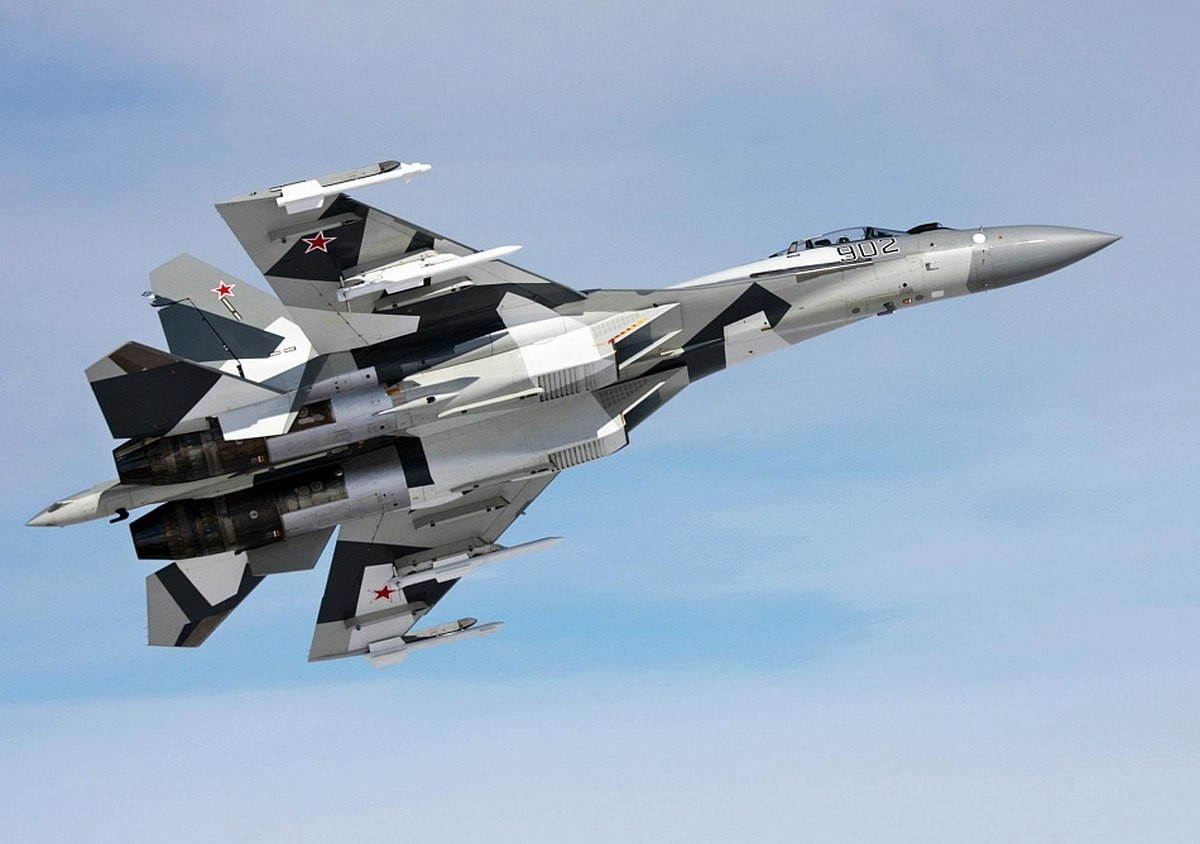 Theo nhiều nguồn tin, 24 chiếc tiêm kích Su-35 đều được phía Trung Quốc cho đóng tại căn cứ sân bay quân sự nằm ở tỉnh Quảng Đông, Đông Nam Trung Quốc - khu vực tiếp giáp với Biển Đông. Nguồn tin: Forces.