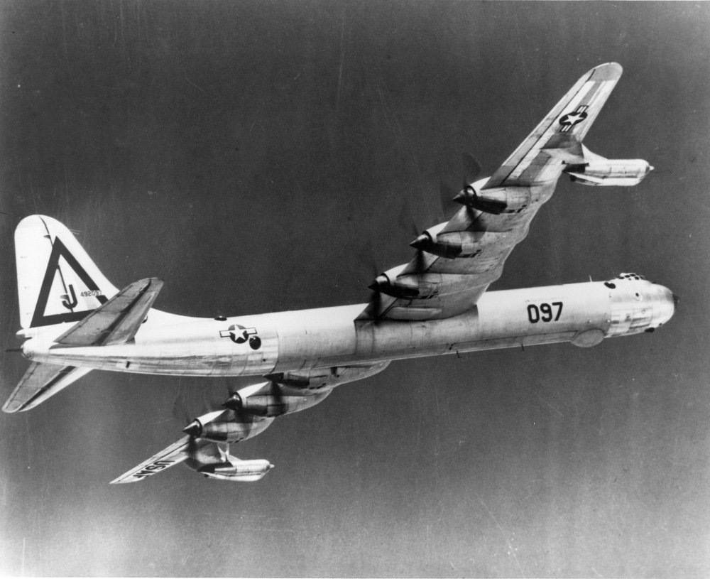 Máy bay này được trang bị tổng cộng tới... 10 động cơ và có thể coi là loại máy bay ném bom có nhiều động cơ nhất từng được sản xuất. Các động cơ của B-36 bao gồm 3 động cơ phản lực GE J47 và 6 động cơ cánh quạt P&amp;W R-4360. Nguồn ảnh: Individual.