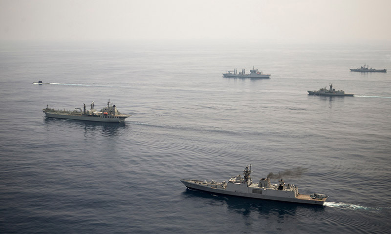 Ngoài ra, Hải quân Australia còn góp mặt với tàu ngầm lớp Collins cùng với máy bay săn ngầm P-8A. Nguồn ảnh: Sina.