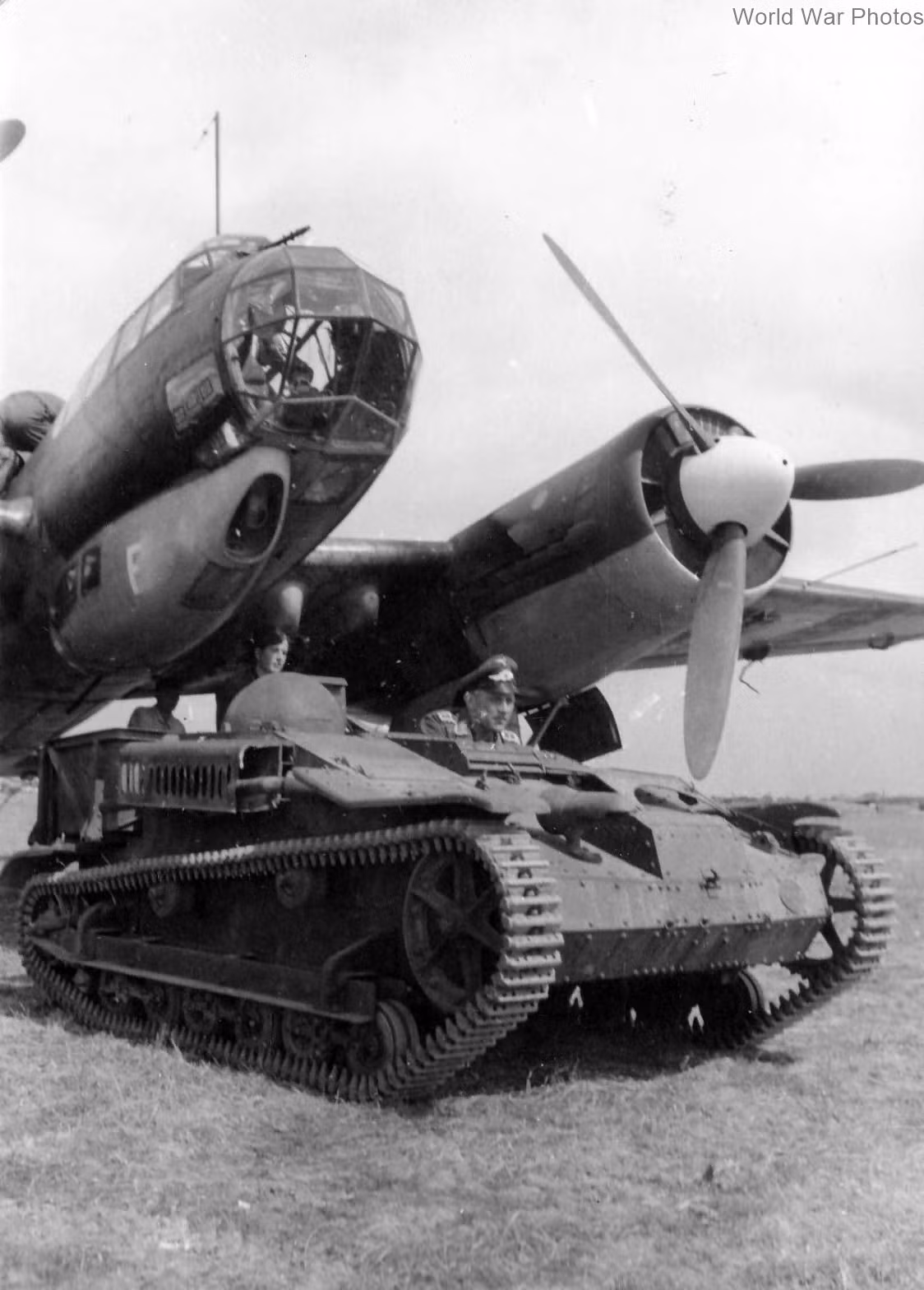 Ngoài Pháp, Romania cũng từng sản xuất loại xe tăng này nhưng chỉ cho ra lò được khoảng 120 chiếc trước khi dây chuyền hoạt động bị dừng vì sự vô dụng của chúng trên chiến trường. Nguồn ảnh: Historyonline.