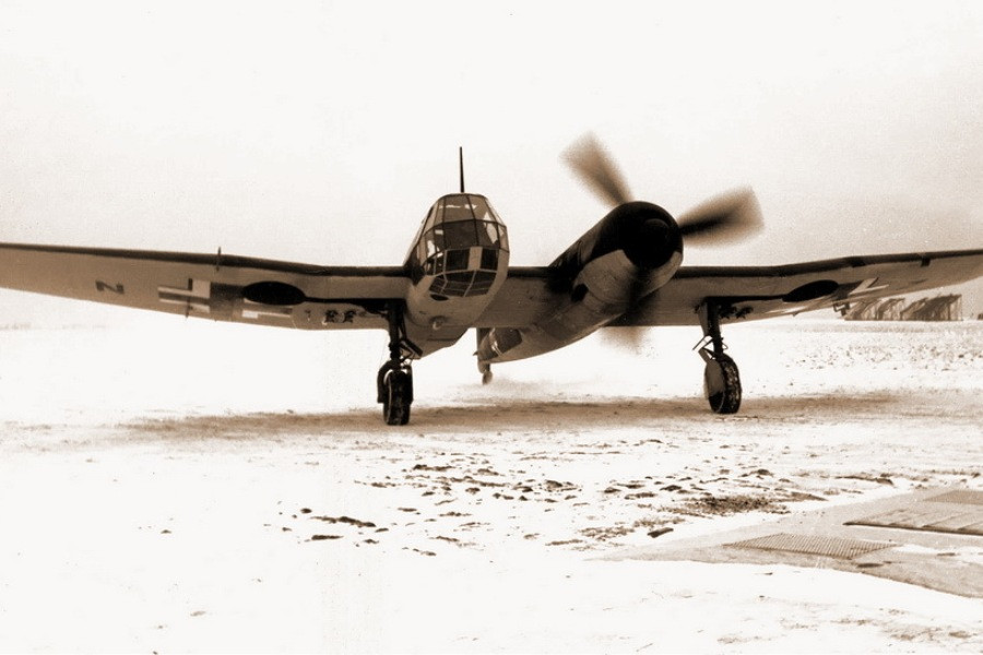 Dù có kiểu thiết kế bất đối xứng, tuy nhiên về mặt lý thuyết thì BV 141 vẫn cân đối nên nó có thể bay được một cách bình thường. Mặc dù vậy kiểu thiết kế này khiến cho BV 141 không có hiệu năng khí động học cao nhất. Nguồn ảnh: Fotoreport.