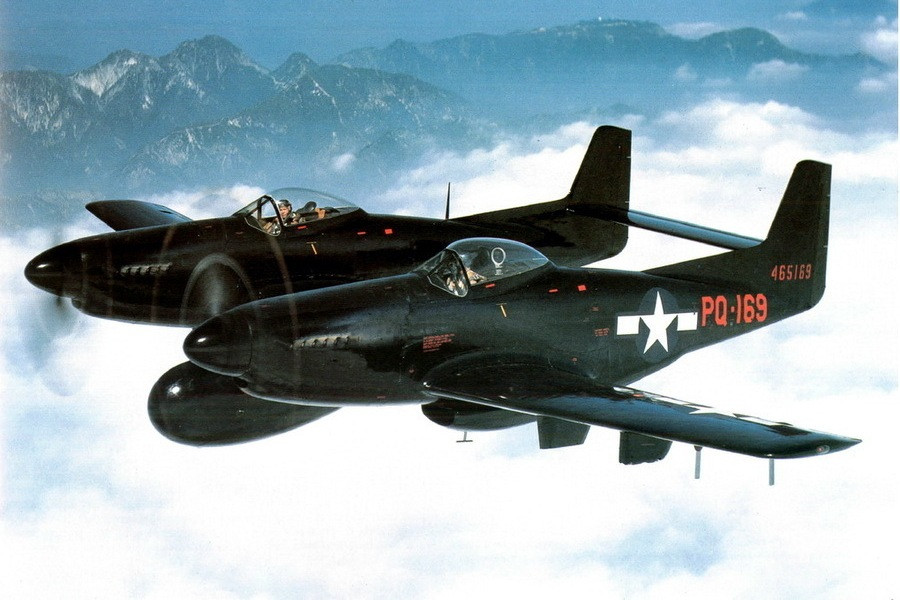 Đáng tiếc là tới năm 1946 chiếc P-82 đầu tiên mới được đưa vào biên chế và loại chiến đấu cơ độc đáo này phục vụ trong Không quân Mỹ cho tới năm 1953 thì bị cho về hưu. Nguồn ảnh: Fotoreport.