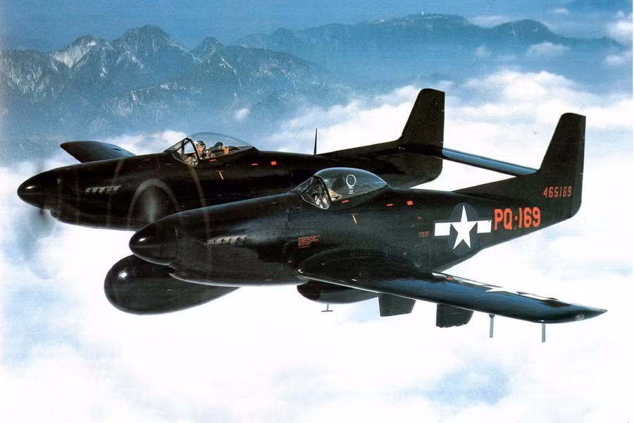 Đáng tiếc là tới năm 1946 chiếc P-82 đầu tiên mới được đưa vào biên chế và loại chiến đấu cơ độc đáo này phục vụ trong Không quân Mỹ cho tới năm 1953 thì bị cho về hưu. Nguồn ảnh: Fotoreport.