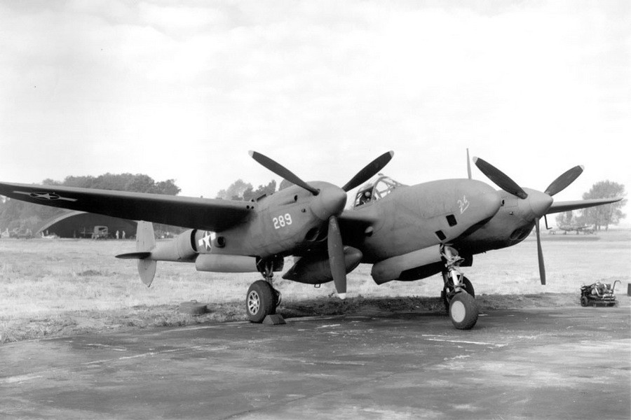 Kiểu thiết kế của P-38 sau này còn được Mỹ mang lên nhiều loại máy bay khác, bao gồm cả các loại máy bay trinh sát, máy bay vận tải... Nguồn ảnh: Fotoreport.