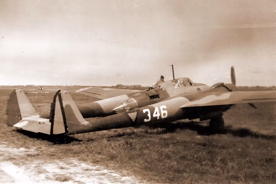 Đầu tiên phải nhắc tới tiêm kích hạng nặng hai động cơ Fokker G.1 được Đức quốc xã sản xuất thòi gian trước Chiến tranh Thế giới thứ hai. Đây được xem là loại tiêm kích có hình dáng độc đáo nhất khi nó ra đời. Nguồn ảnh: Fotoreport.