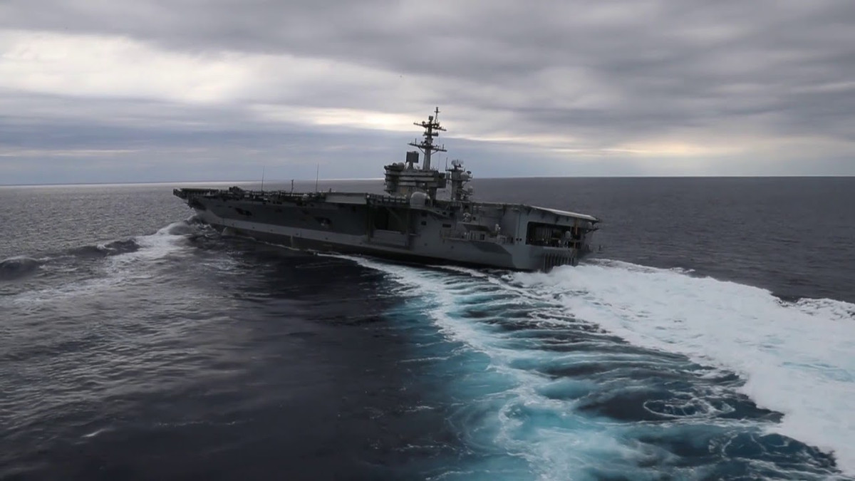 Cũng theo thông tin mới nhất được Hải quân Mỹ xác nhận, hiện lực lượng hải quân nước này đang có tổng cộng 6 tàu sân bay và tàu đổ bộ tấn công hoạt động trên khắp thế giới trải dài từ châu Á tới châu Phi. Nguồn ảnh: Statfor.