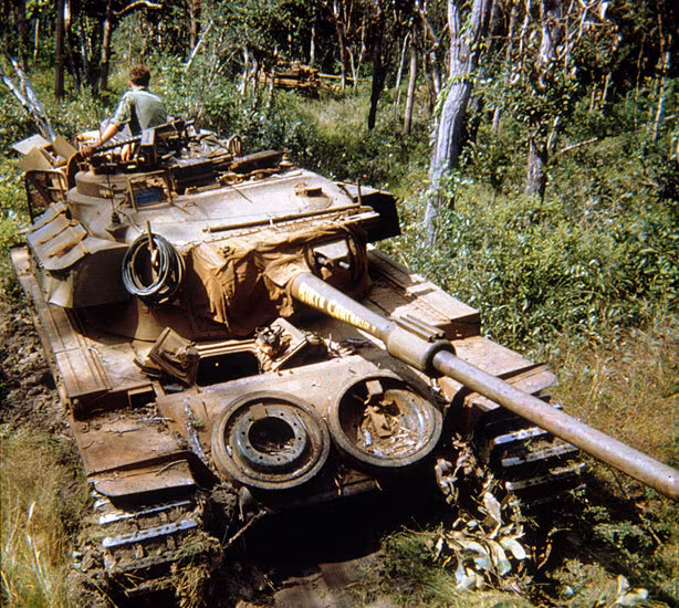 Bắt đầu được sử dụng từ năm 1946, xe tăng Centurion do Anh thiết kế là loại xe tăng nặng nhất từng được Mỹ và chư hầu mang tới miền Nam Việt Nam. Nguồn ảnh: Historyonline.