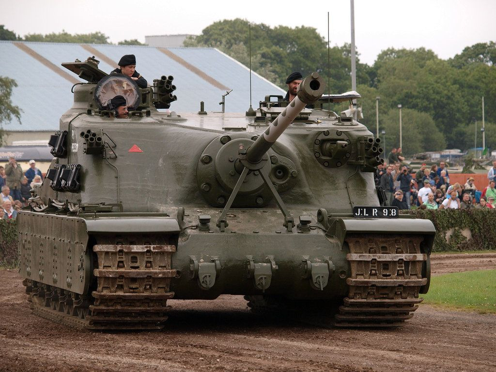 Chưa hết, tầm hoạt động lớn nhất của xe trong điều kiện lý tưởng cũng chỉ là 140 km. Đây là lý do khiến chiếc xe tăng này chỉ hoạt động trong thử nghiệm ở Anh Quốc và thậm chí còn chưa bao giờ được đưa vào tham chiến. Nguồn ảnh: Warhistoryonline.