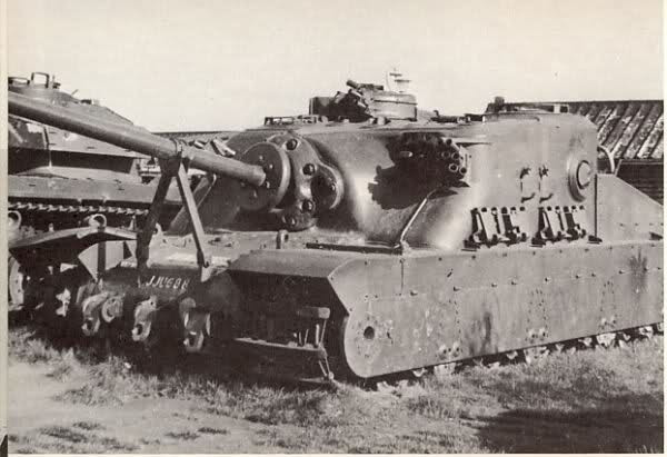 Trong điều kiện thực tế, xe chỉ di chuyển được khoảng 9 km/h trên đường đất và thậm chí còn chậm hơn nữa nếu di chuyển trên đường xấu. Nguồn ảnh: Warhistoryonline.